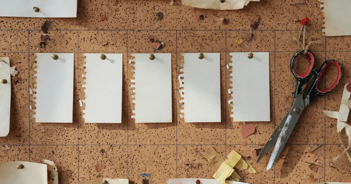 Cinq cartes étiquetées sortant d'une démo produit : clip, image fixe, thread, newsletter, short